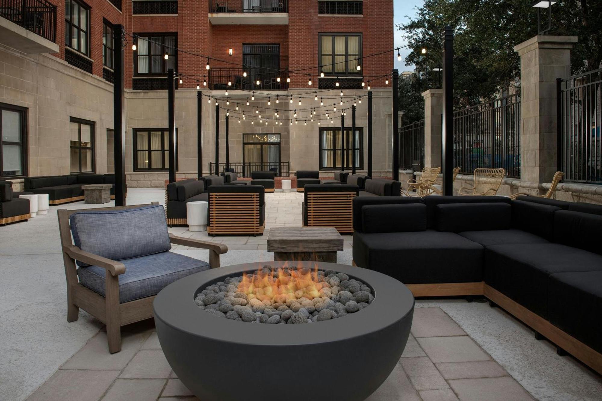 Courtyard By Marriott Savannah Downtown - Historic District Exterior foto